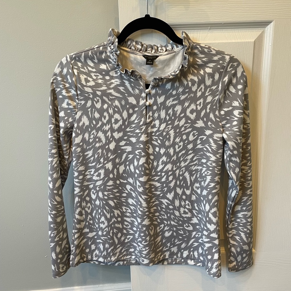 Ann Taylor Gray and White Blouse with Collar. Size SP.